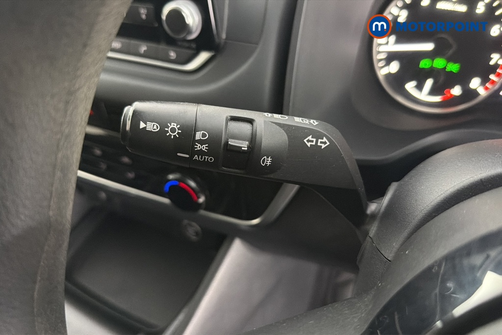 Nissan Qashqai Visia Manual Petrol SUV - Stock Number (1661609) - 5th supplementary image