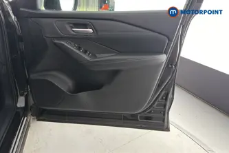Nissan Qashqai Visia Manual Petrol SUV - Stock Number (1661609) - 18th supplementary image