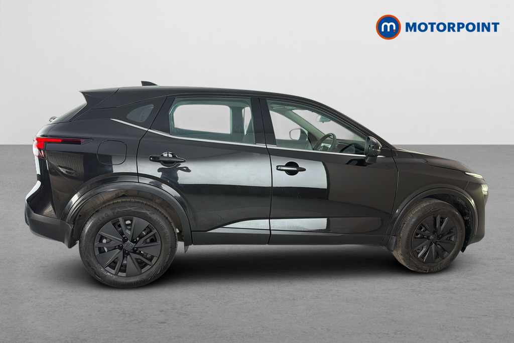 Nissan Qashqai Visia Manual Petrol SUV - Stock Number (1661609) - Passenger side