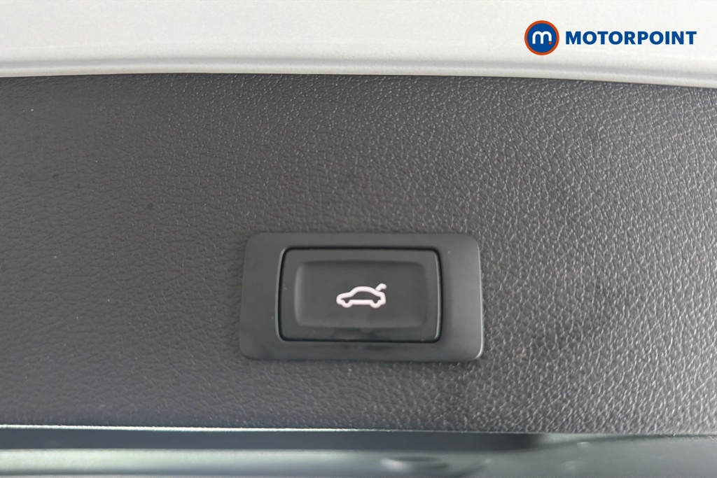 Audi Q2 S Line Automatic Petrol SUV - Stock Number (1662553) - 33rd supplementary image
