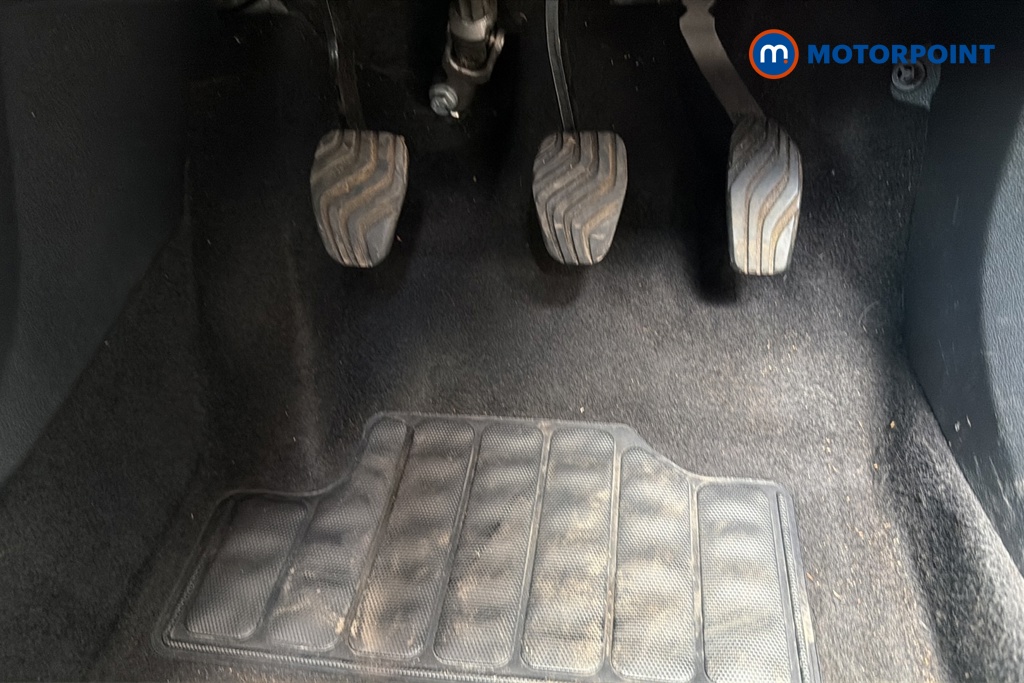 Nissan Juke N-Connecta Manual Petrol SUV - Stock Number (1664025) - 24th supplementary image