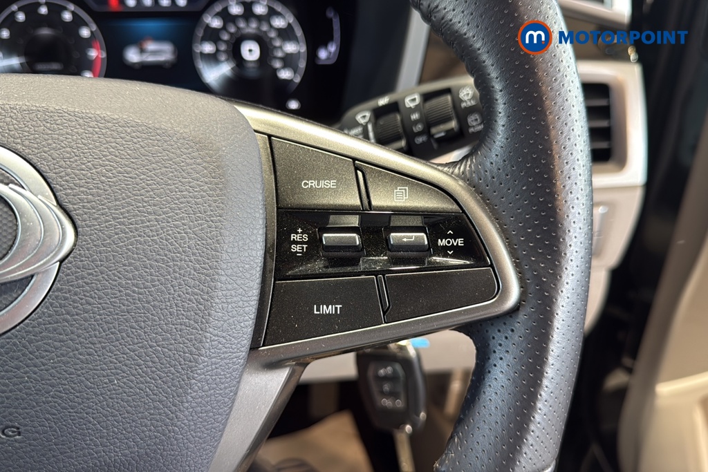 Ssangyong Korando Ventura Manual Petrol SUV - Stock Number (1628116) - 3rd supplementary image