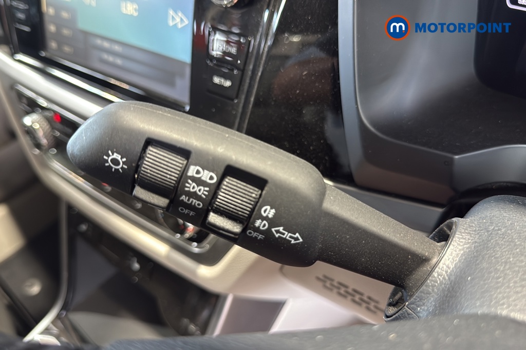 Ssangyong Korando Ventura Manual Petrol SUV - Stock Number (1628116) - 5th supplementary image