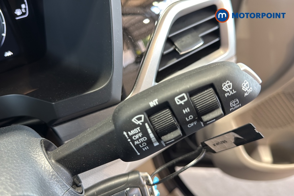 Ssangyong Korando Ventura Manual Petrol SUV - Stock Number (1628116) - 6th supplementary image