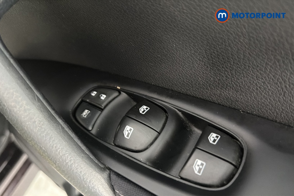 Nissan Qashqai Acenta Premium Manual Petrol SUV - Stock Number (1651629) - 19th supplementary image