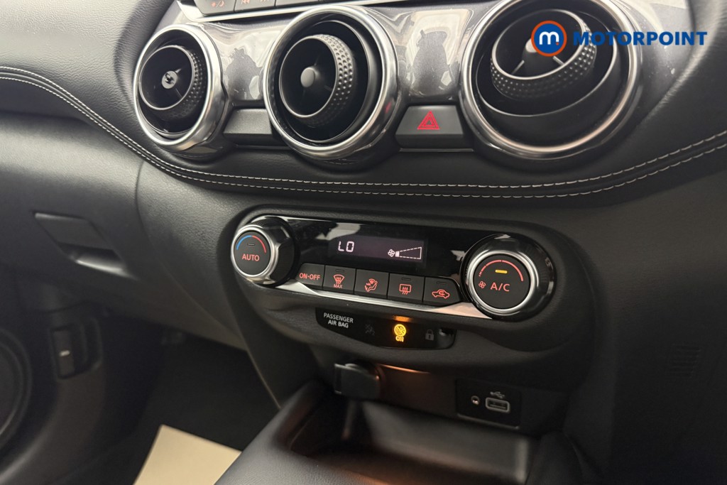 Nissan Juke N-Connecta Automatic Petrol SUV - Stock Number (1654233) - 14th supplementary image