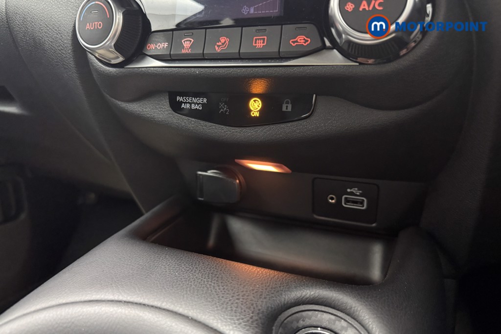 Nissan Juke N-Connecta Automatic Petrol SUV - Stock Number (1654233) - 15th supplementary image