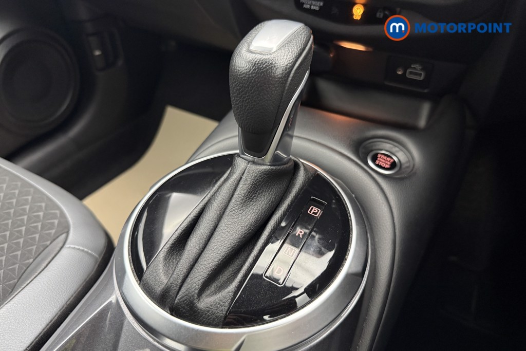 Nissan Juke N-Connecta Automatic Petrol SUV - Stock Number (1654233) - 16th supplementary image