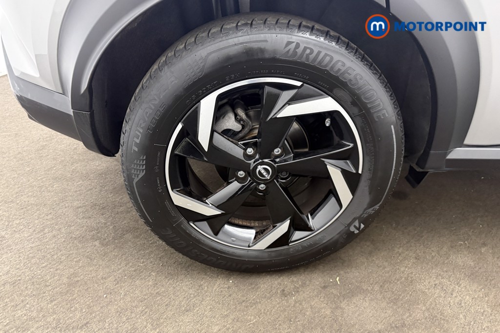 Nissan Juke N-Connecta Automatic Petrol SUV - Stock Number (1654233) - 24th supplementary image
