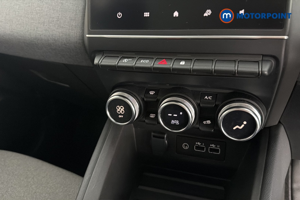 Renault Clio Evolution Manual Petrol Hatchback - Stock Number (1655906) - 12th supplementary image