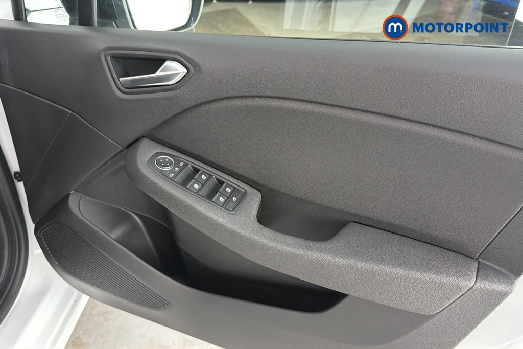 Renault Clio Evolution Manual Petrol Hatchback - Stock Number (1655906) - 18th supplementary image