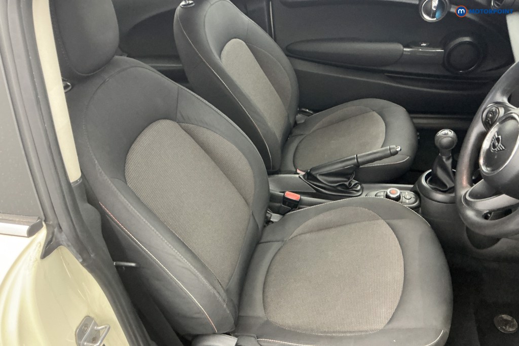 Mini Hatchback Cooper Classic Manual Petrol Hatchback - Stock Number (1657172) - 5th supplementary image