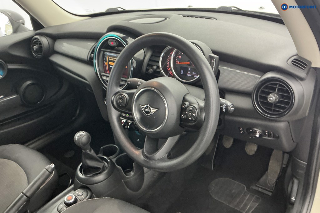 Mini Hatchback Cooper Classic Manual Petrol Hatchback - Stock Number (1657172) - 8th supplementary image