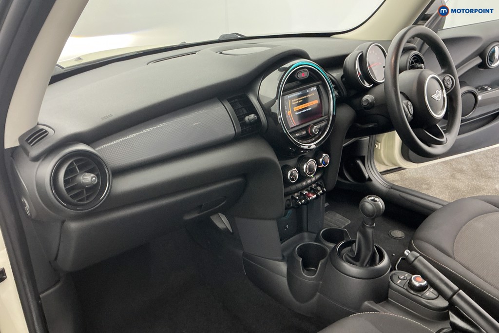 Mini Hatchback Cooper Classic Manual Petrol Hatchback - Stock Number (1657172) - 9th supplementary image