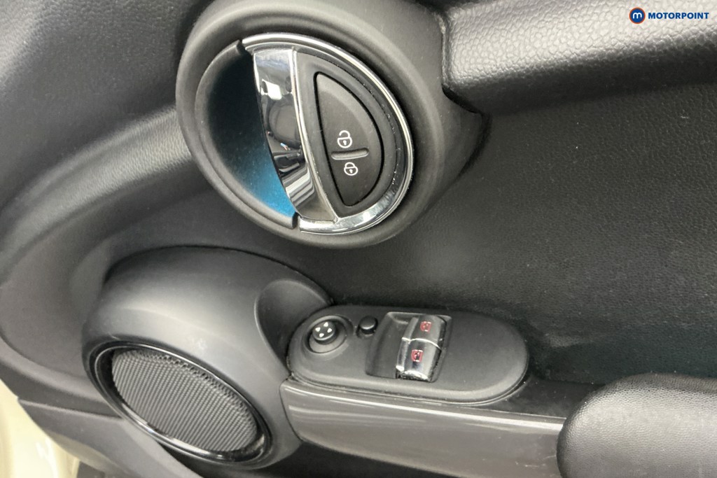 Mini Hatchback Cooper Classic Manual Petrol Hatchback - Stock Number (1657172) - 24th supplementary image