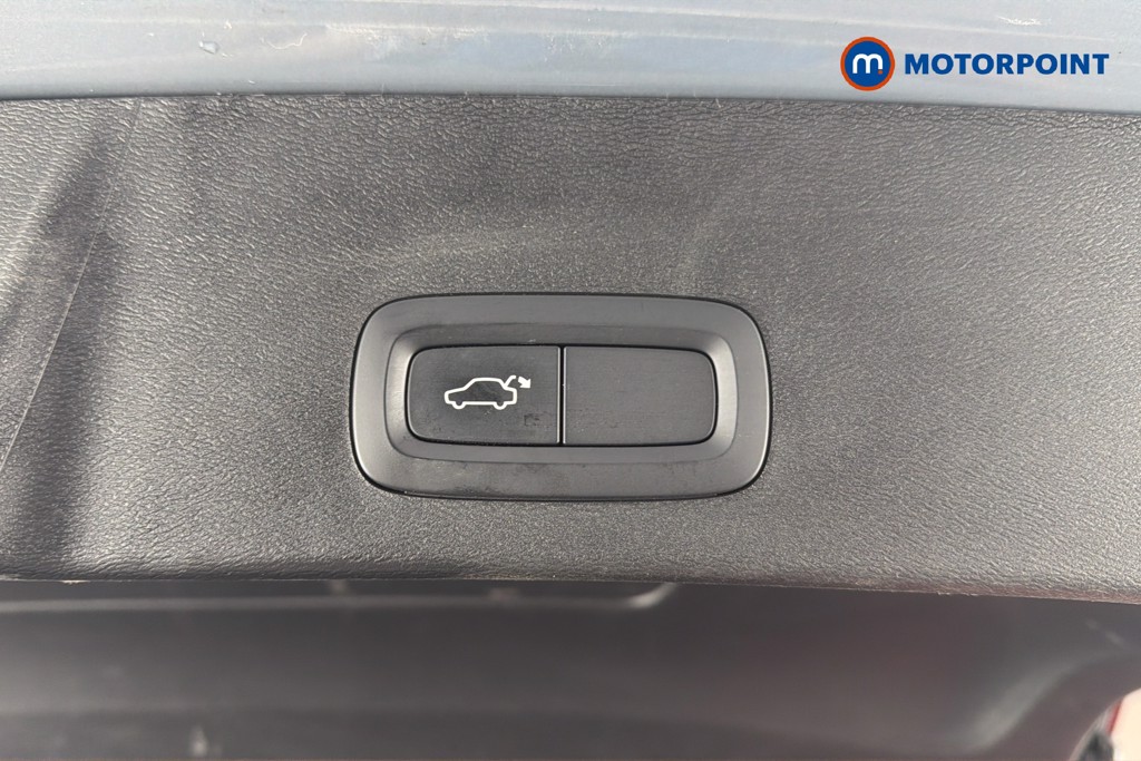 Volvo Xc40 R Design Pro Automatic Petrol Plug-In Hybrid SUV - Stock Number (1658020) - 35th supplementary image