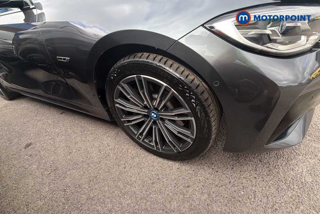BMW 3 Series M Sport Automatic Petrol Plug-In Hybrid Saloon - Stock Number (1658022) - 36th supplementary image