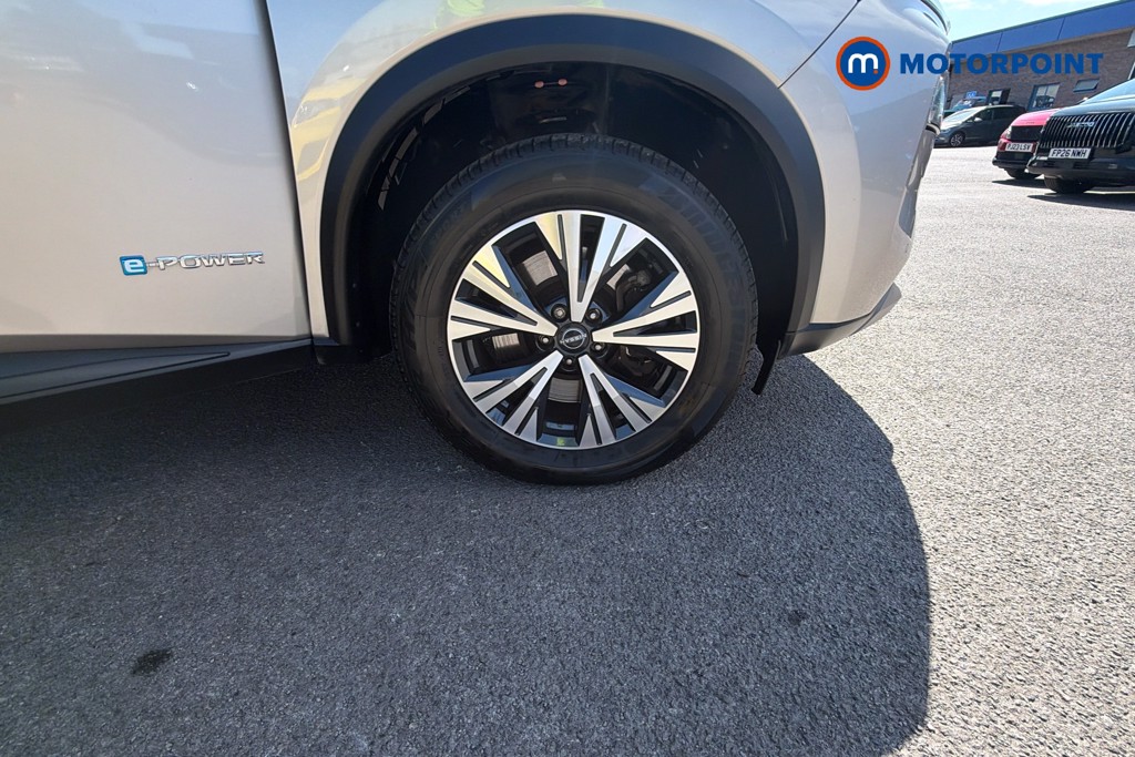 Nissan X-Trail Acenta Premium Automatic Petrol-Electric Hybrid SUV - Stock Number (1658691) - 36th supplementary image