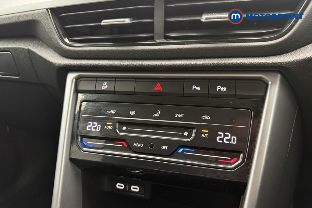 Volkswagen T-Roc Life Manual Petrol SUV - Stock Number (1660358) - 12th supplementary image