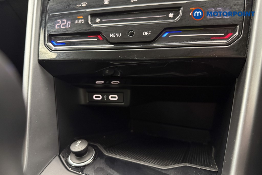 Volkswagen T-Roc Life Manual Petrol SUV - Stock Number (1660358) - 13th supplementary image