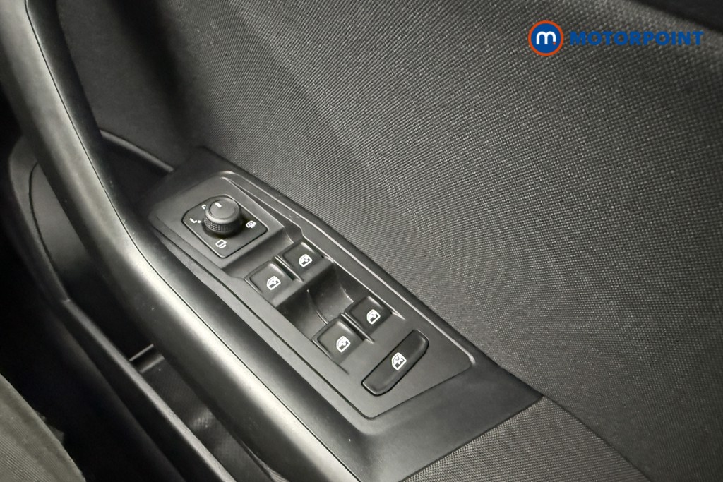 Volkswagen T-Roc Life Manual Petrol SUV - Stock Number (1660358) - 14th supplementary image