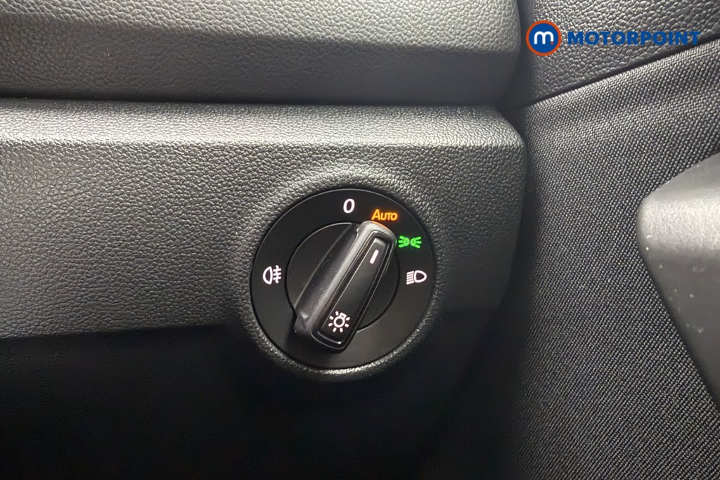 Volkswagen T-Roc Life Manual Petrol SUV - Stock Number (1660358) - 15th supplementary image