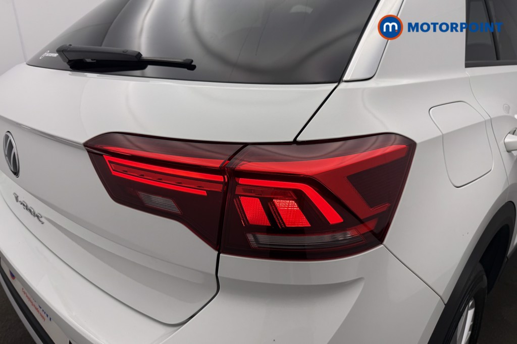 Volkswagen T-Roc Life Manual Petrol SUV - Stock Number (1660358) - 16th supplementary image