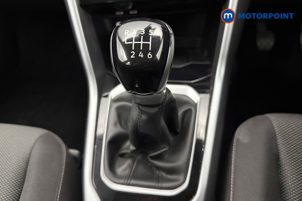 Volkswagen T-Roc Life Manual Petrol SUV - Stock Number (1660364) - 6th supplementary image