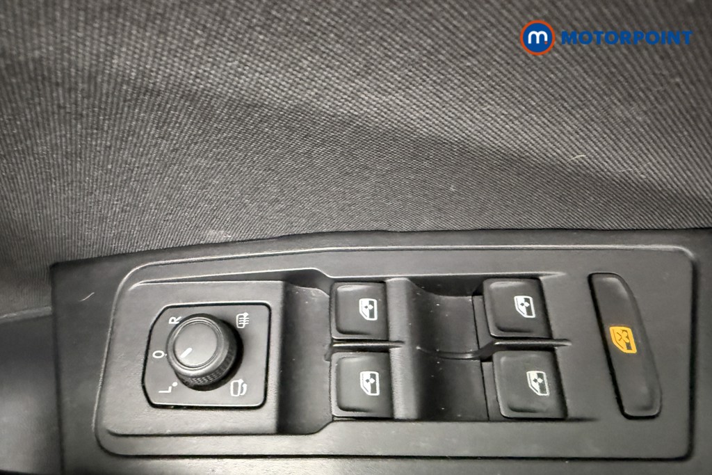Volkswagen T-Roc Life Manual Petrol SUV - Stock Number (1660364) - 18th supplementary image