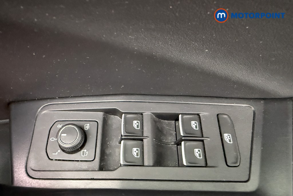 Volkswagen T-Roc R-Line Automatic Petrol SUV - Stock Number (1660814) - 19th supplementary image