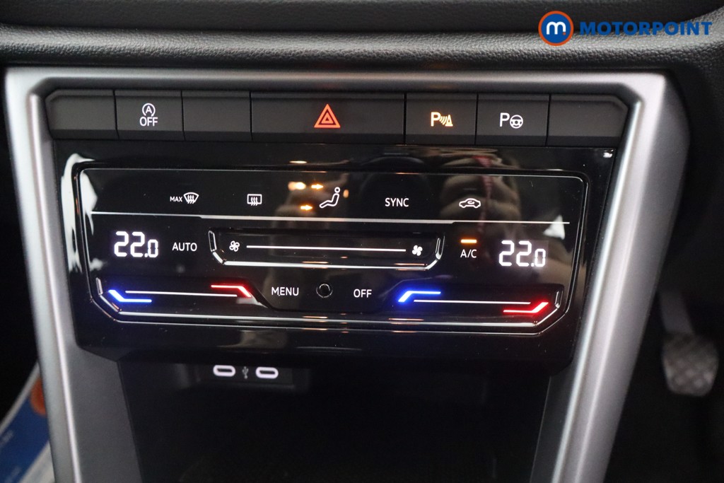 Volkswagen T-Roc Life Manual Petrol SUV - Stock Number (1661905) - 3rd supplementary image