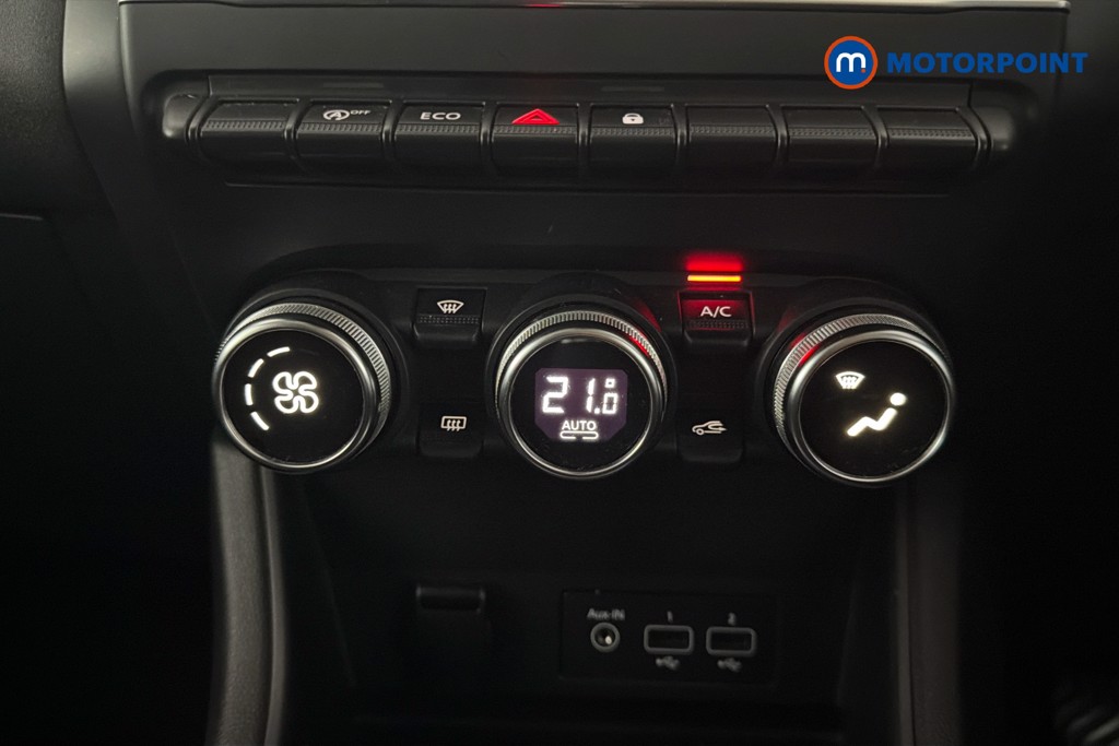 Renault Captur Iconic Manual Petrol SUV - Stock Number (1662422) - 12th supplementary image