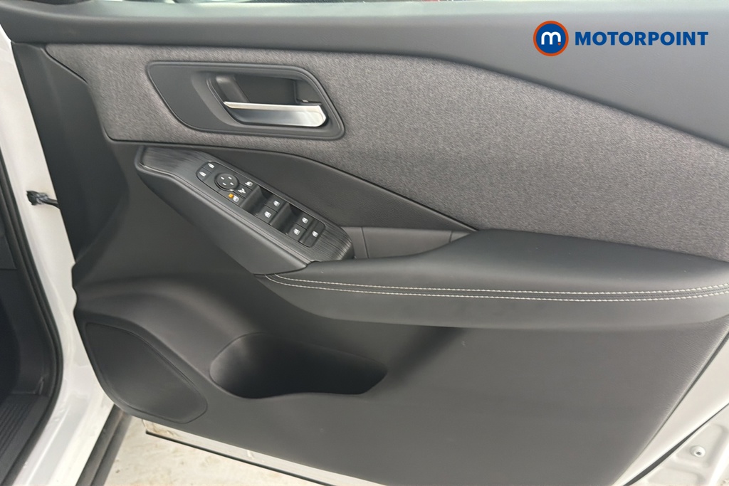 Nissan Qashqai Acenta Premium Automatic Petrol-Electric Hybrid SUV - Stock Number (1662596) - 18th supplementary image