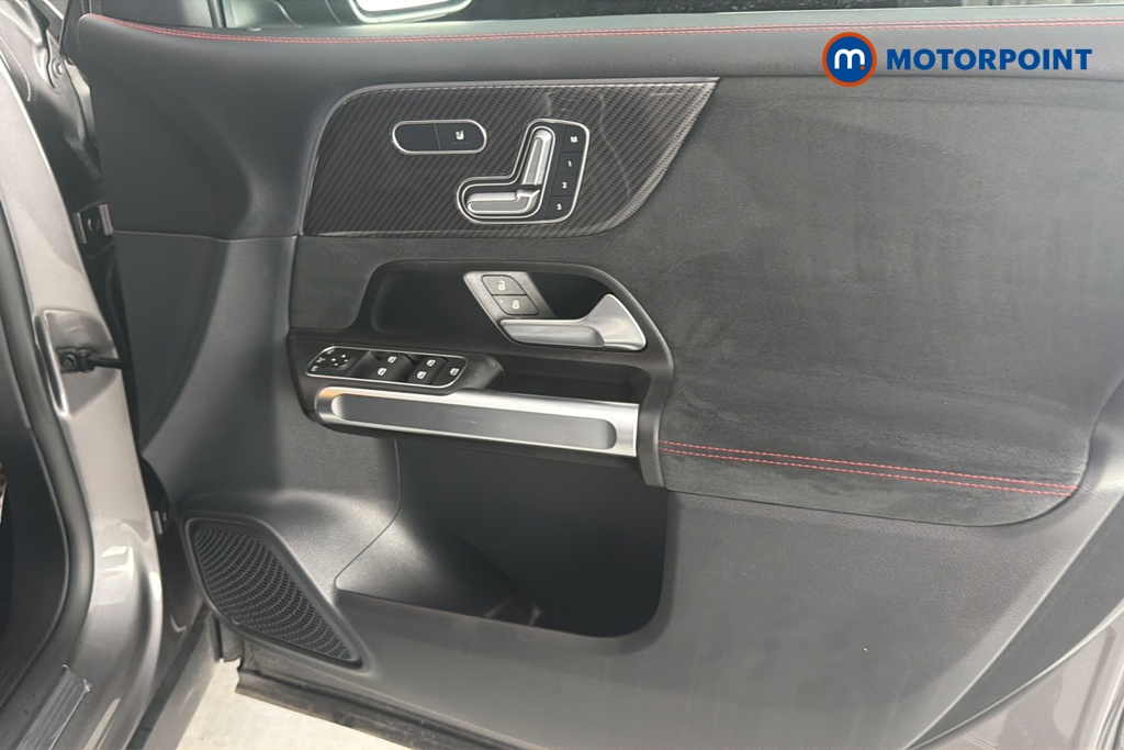 Mercedes-Benz GLB Amg Line Automatic Petrol SUV - Stock Number (1663060) - 18th supplementary image