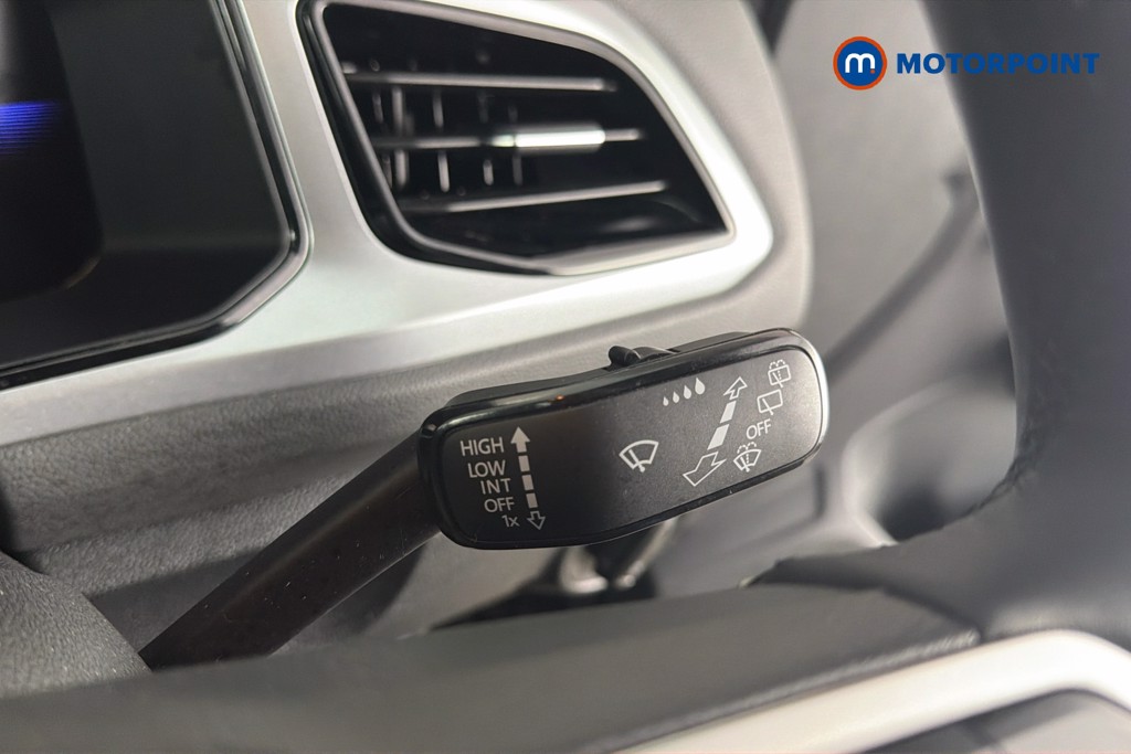 Volkswagen T-Roc Life Manual Petrol SUV - Stock Number (1663547) - 7th supplementary image
