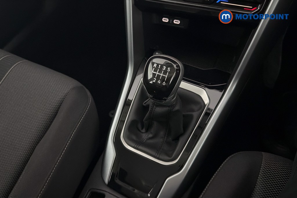 Volkswagen T-Roc Life Manual Petrol SUV - Stock Number (1663547) - 15th supplementary image