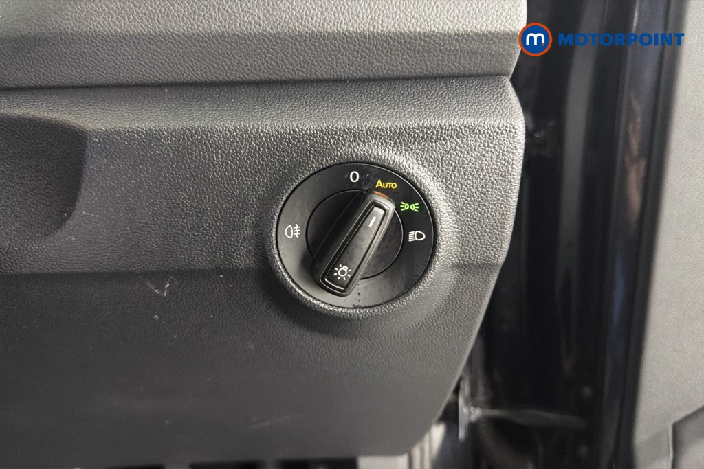 Volkswagen T-Roc Life Manual Petrol SUV - Stock Number (1663547) - 18th supplementary image
