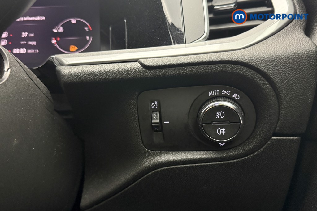Vauxhall Grandland Ultimate Manual Petrol SUV - Stock Number (1646134) - 17th supplementary image