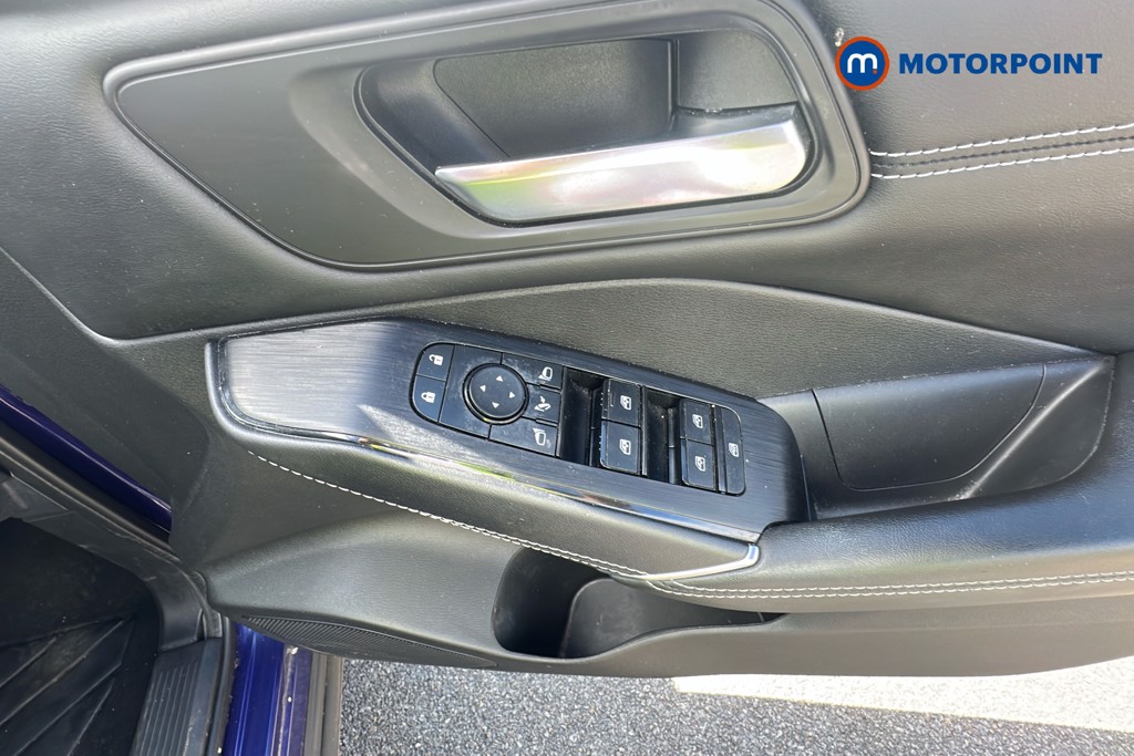 Nissan Qashqai N-Connecta Manual Petrol SUV - Stock Number (1646302) - 20th supplementary image