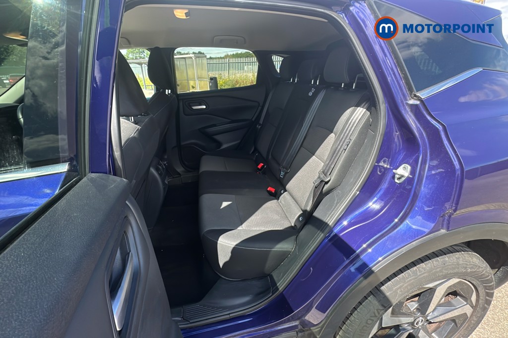 Nissan Qashqai N-Connecta Manual Petrol SUV - Stock Number (1646302) - 28th supplementary image