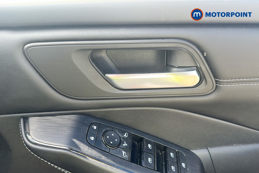 Nissan Qashqai N-Connecta Manual Petrol SUV - Stock Number (1646302) - 42nd supplementary image