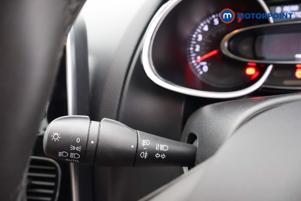 Renault Clio Dynamique Nav Manual Petrol Hatchback - Stock Number (1648701) - 5th supplementary image