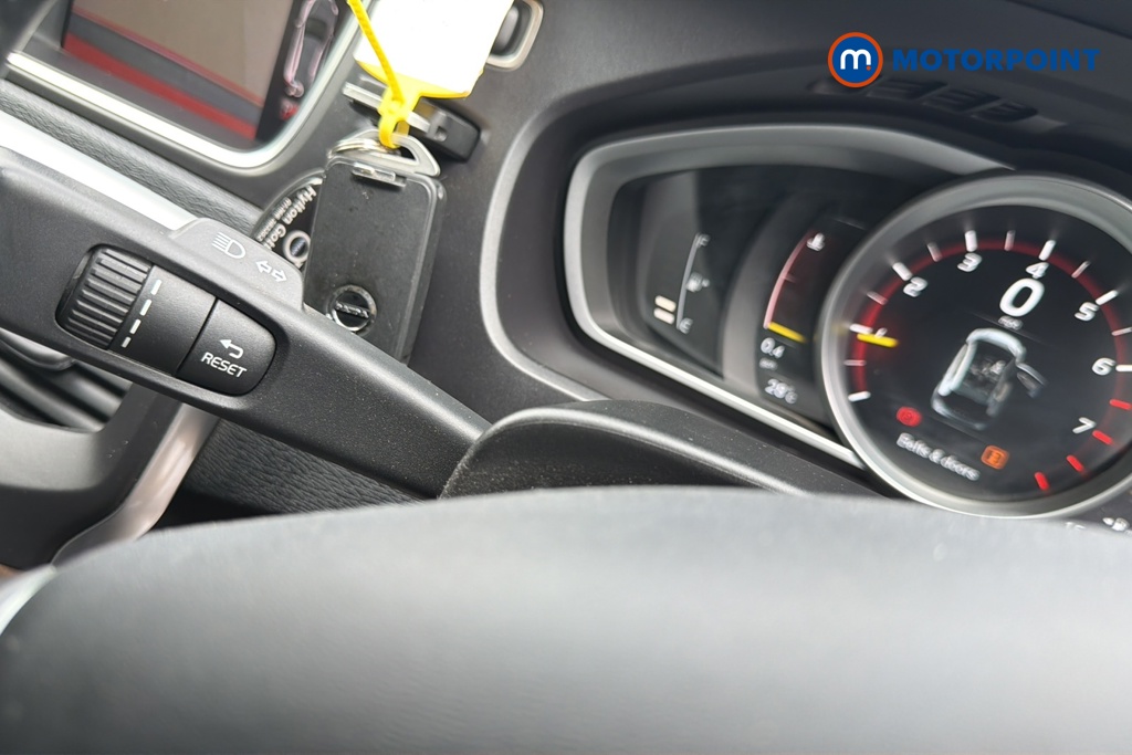Volvo V40 Cross Country Pro Automatic Petrol Hatchback - Stock Number (1653038) - 5th supplementary image