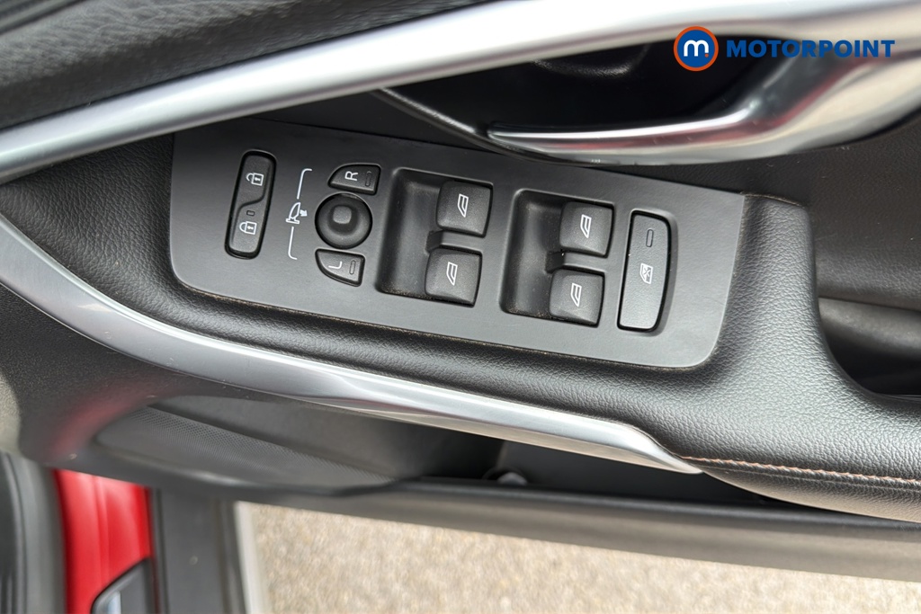 Volvo V40 Cross Country Pro Automatic Petrol Hatchback - Stock Number (1653038) - 19th supplementary image