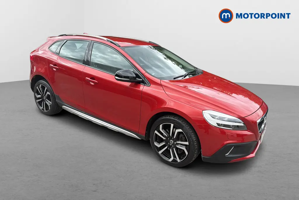 2018 VOLVO V40