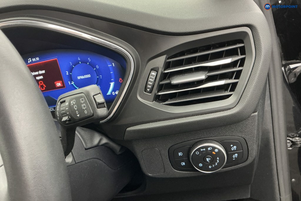 Ford Focus Active X Automatic Petrol Estate - Stock Number (1654651) - 22nd supplementary image