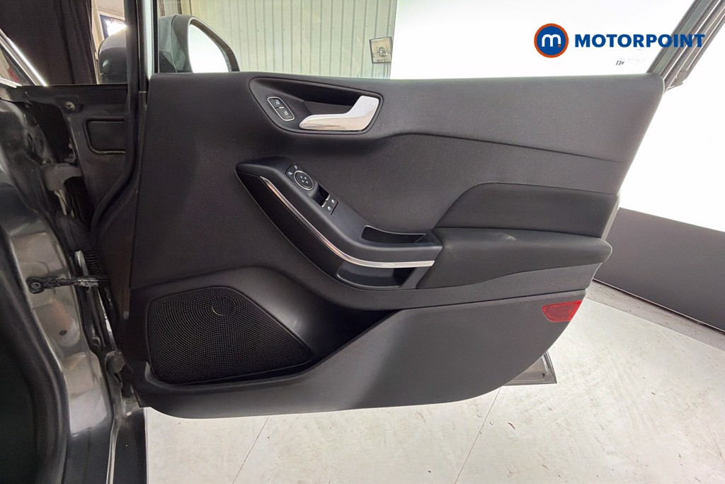 Ford Fiesta Zetec Manual Petrol Hatchback - Stock Number (1655426) - 19th supplementary image