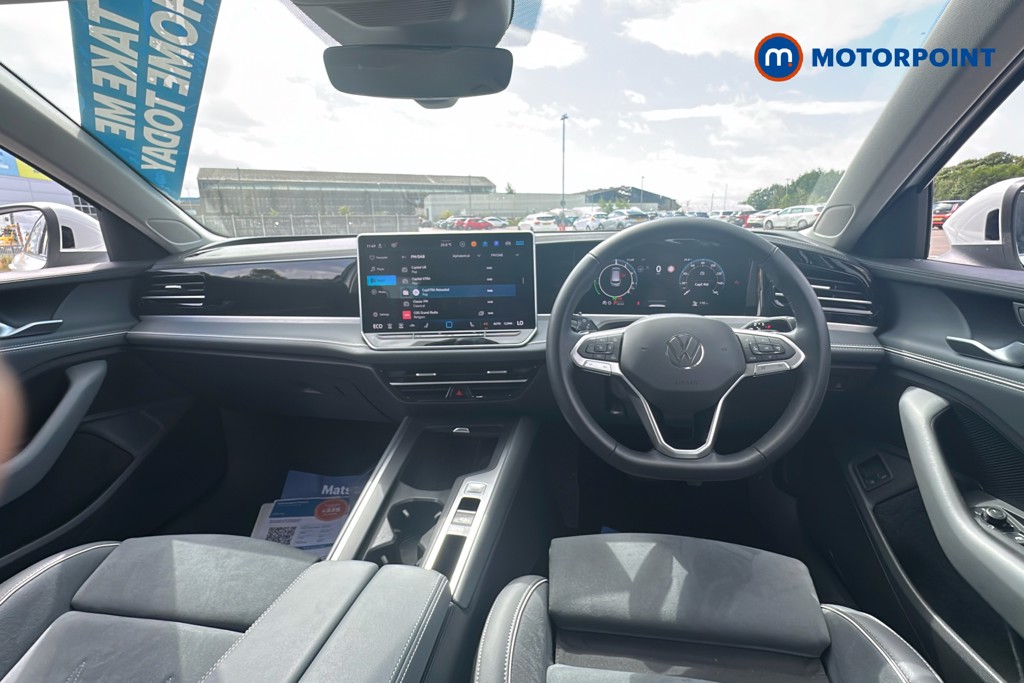 Volkswagen Passat Life Automatic Petrol Plug-In Hybrid Estate - Stock Number (1656624) - 2nd supplementary image