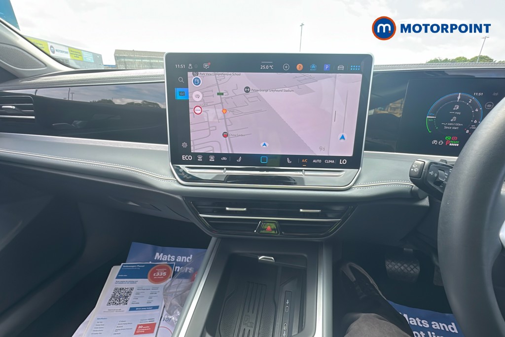 Volkswagen Passat Life Automatic Petrol Plug-In Hybrid Estate - Stock Number (1656624) - 10th supplementary image