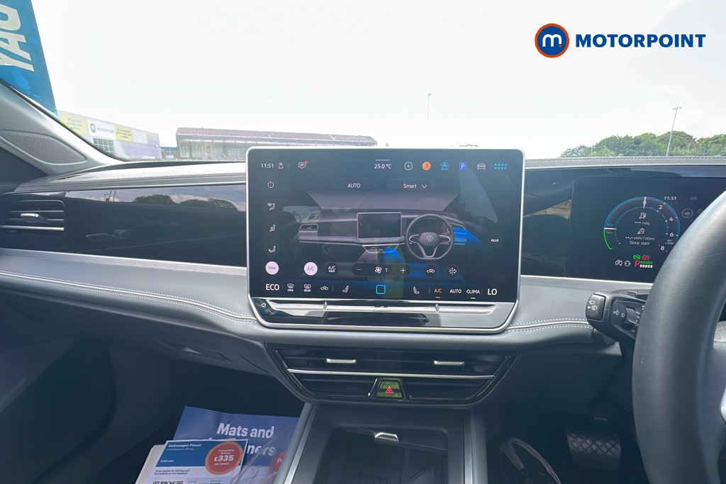 Volkswagen Passat Life Automatic Petrol Plug-In Hybrid Estate - Stock Number (1656624) - 12th supplementary image